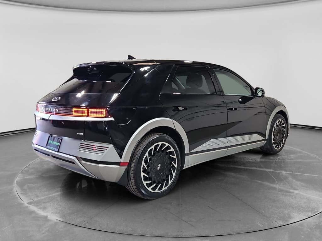 2024 Hyundai IONIQ 5 view 3