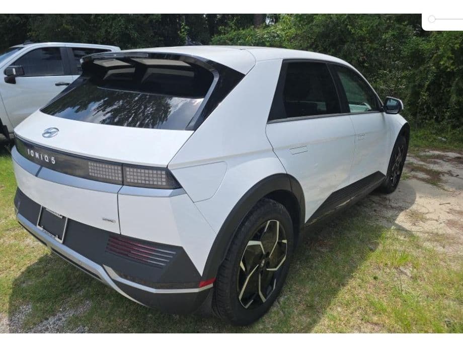 2024 Hyundai IONIQ 5 view 2