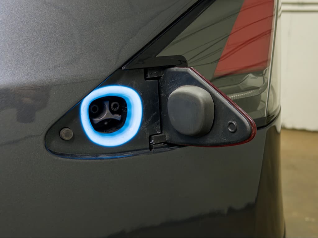 2020 Tesla Model X view 5
