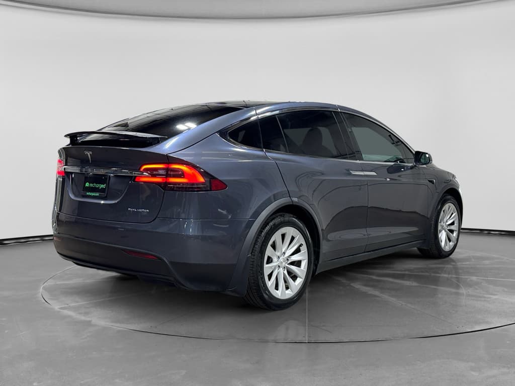 2020 Tesla Model X view 3