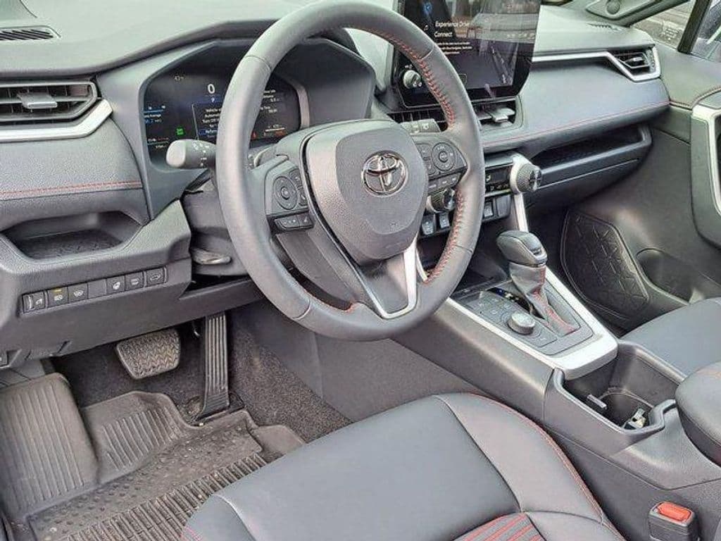 2025 Toyota RAV4 Prime view 5