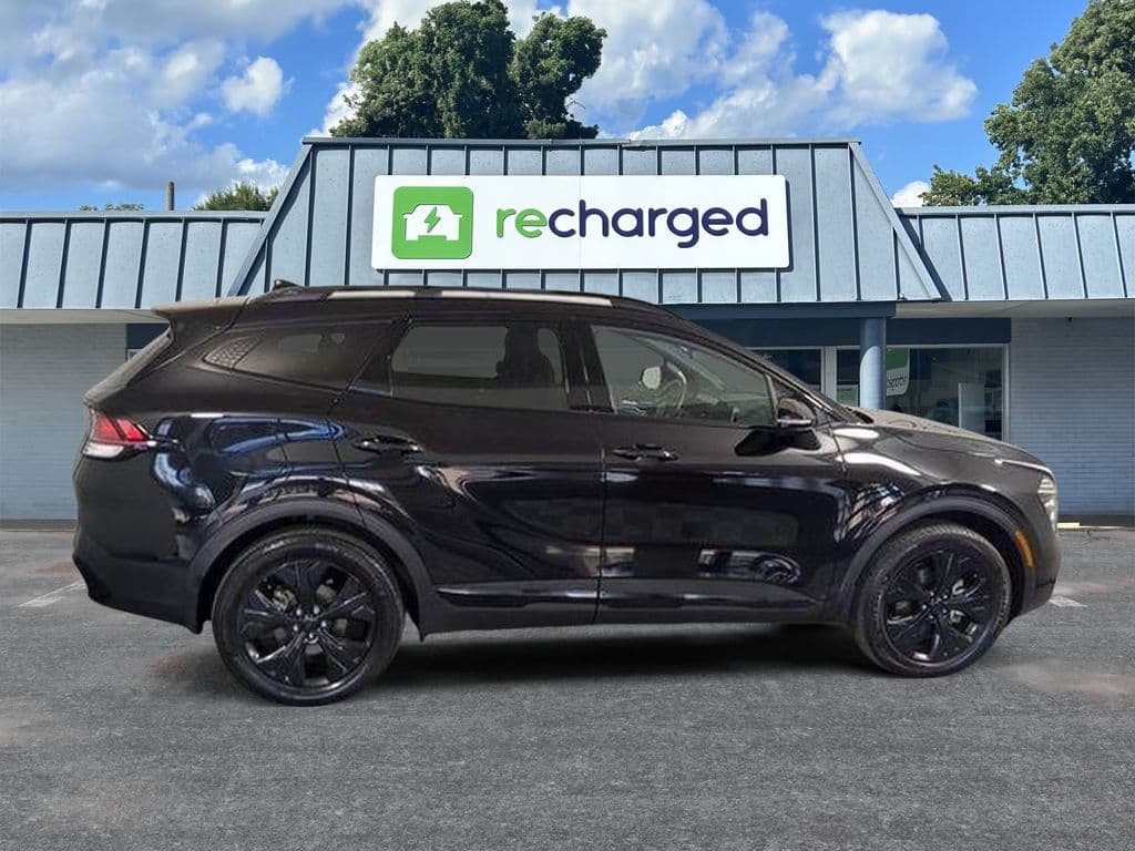 2025 Kia Sportage PHEV view 6