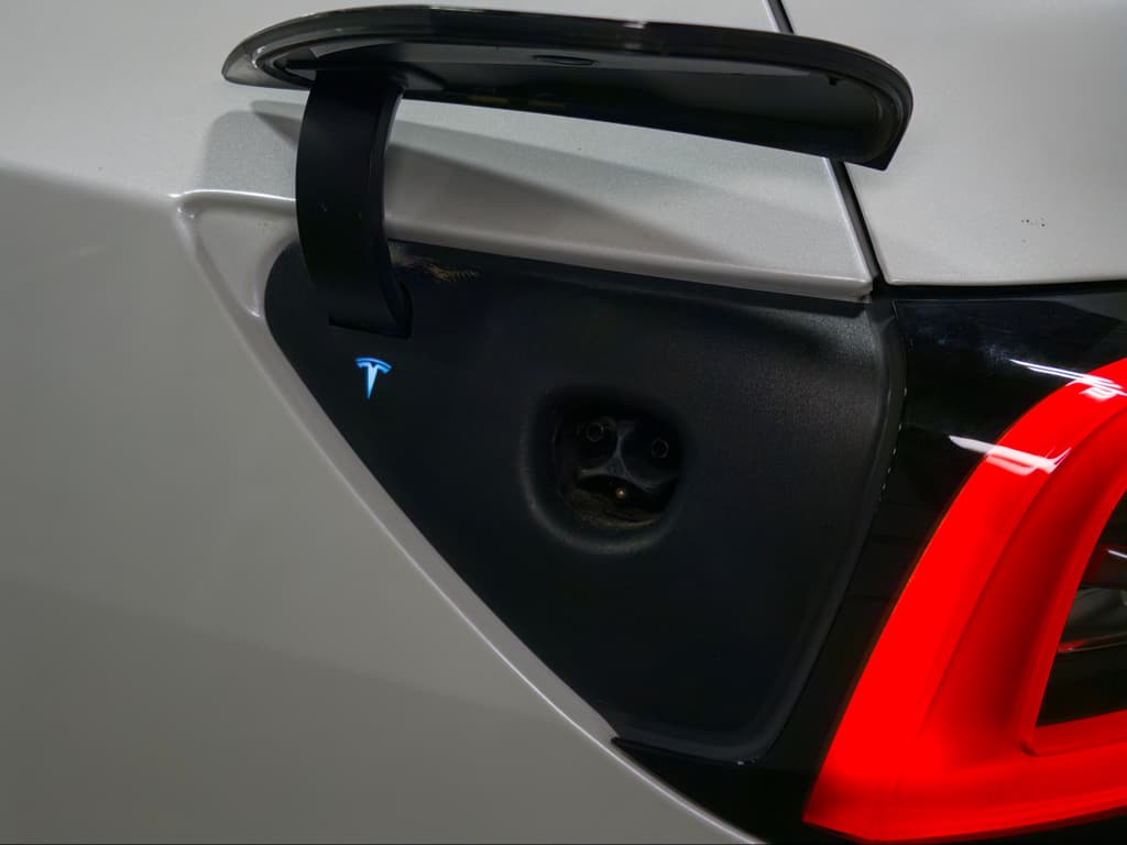 2021 Tesla Model Y view 5
