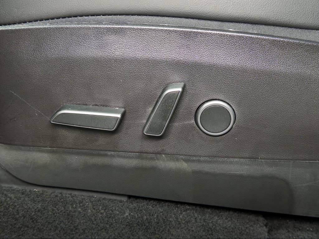 2021 Tesla Model Y view 7