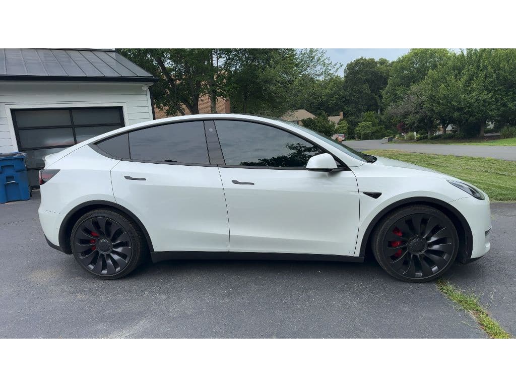 2021 Tesla Model Y view 3