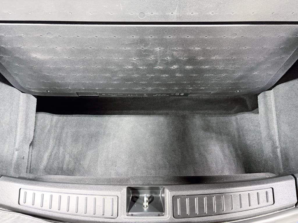 2018 Tesla Model S view 29