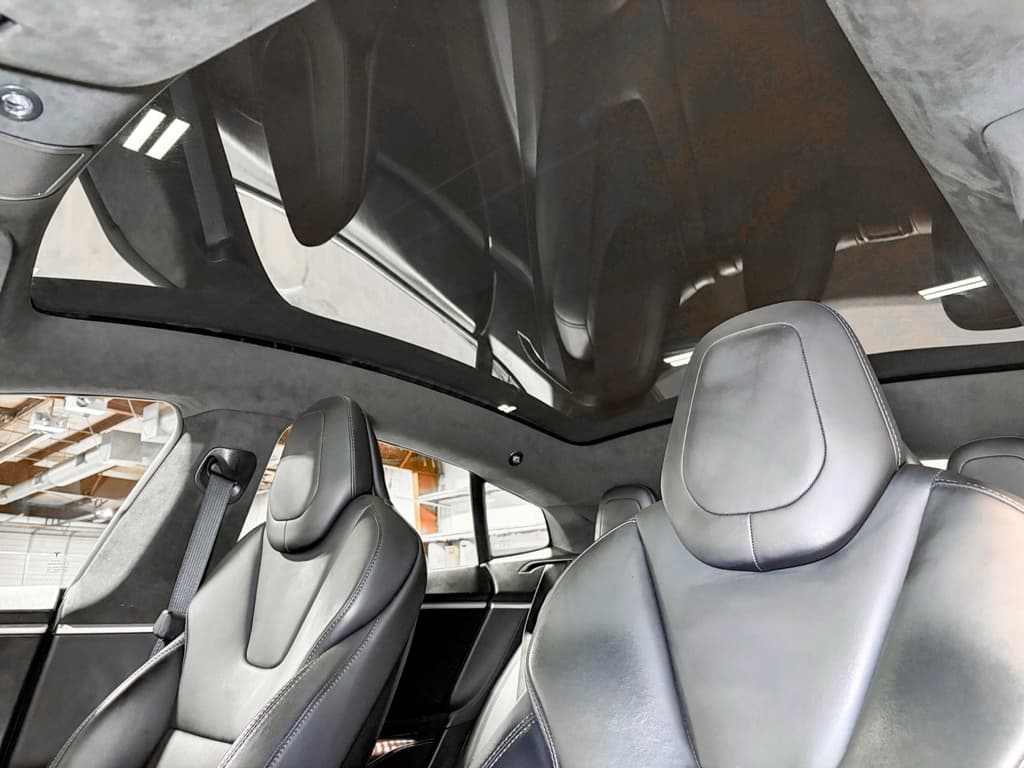 2018 Tesla Model S view 25