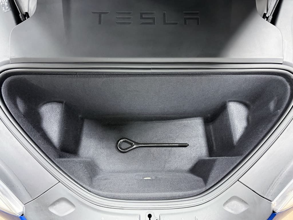 2018 Tesla Model S view 27