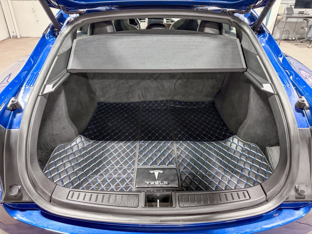 2018 Tesla Model S view 28