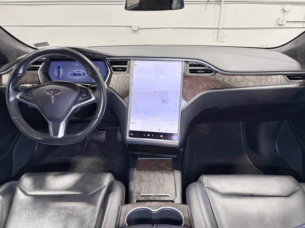 2018 Tesla Model S view 17