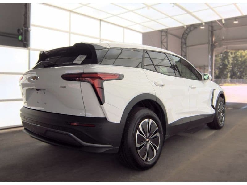 2024 Chevrolet Blazer EV view 3