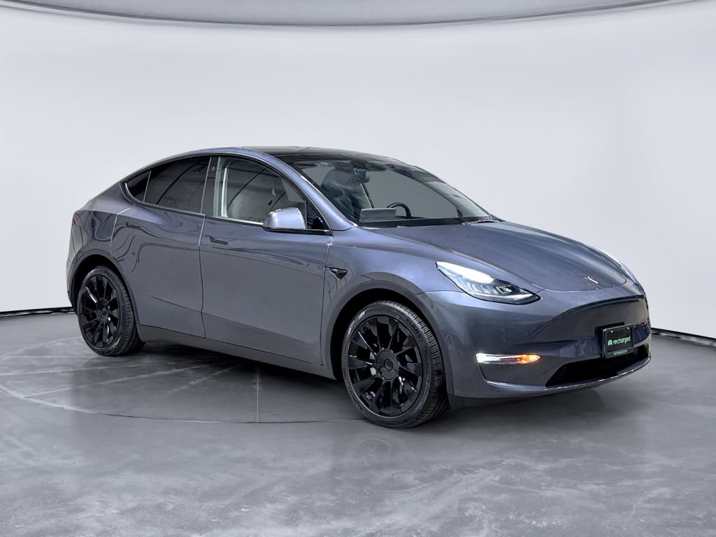 2021 Tesla Model Y view 4