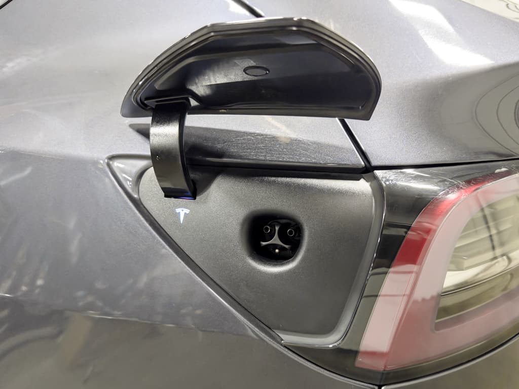 2021 Tesla Model Y view 5