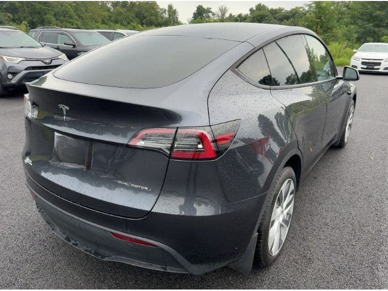2024 Tesla Model Y view 3
