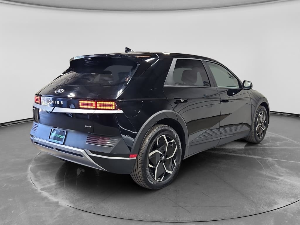 2024 Hyundai IONIQ 5 view 3