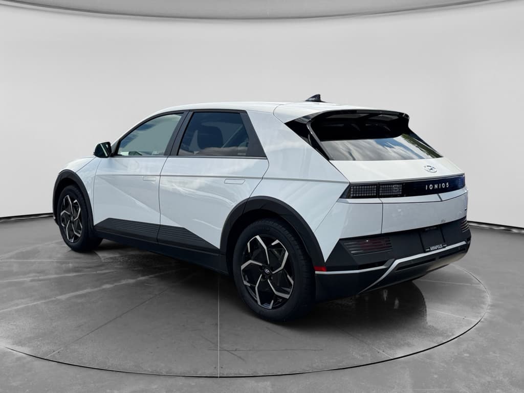 2024 Hyundai IONIQ 5 view 2
