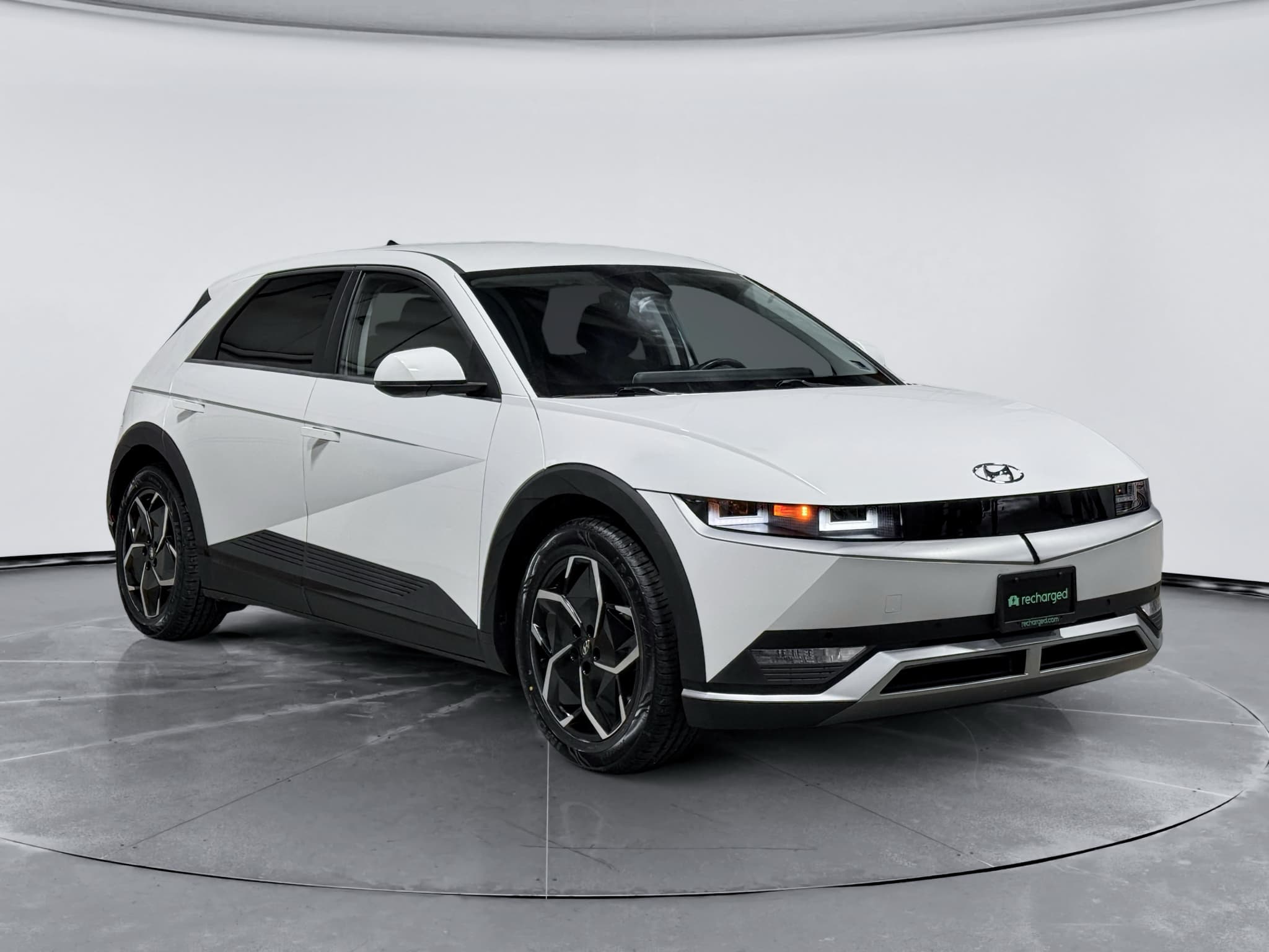 2024 Hyundai IONIQ 5 view 4