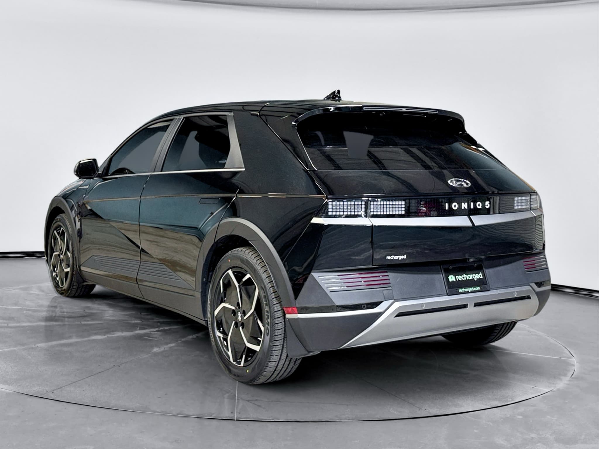 2024 Hyundai IONIQ 5 view 2