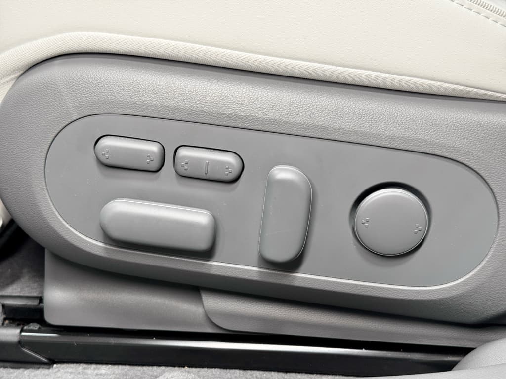 2024 Hyundai IONIQ 5 view 6