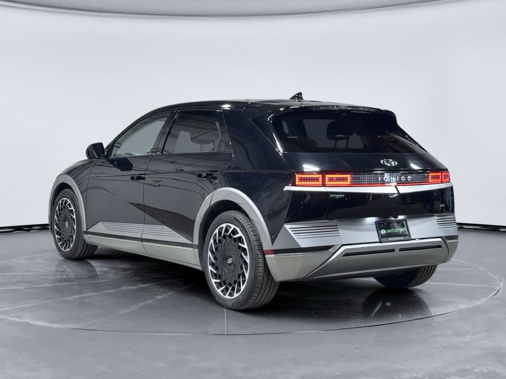 2024 Hyundai IONIQ 5 view 2