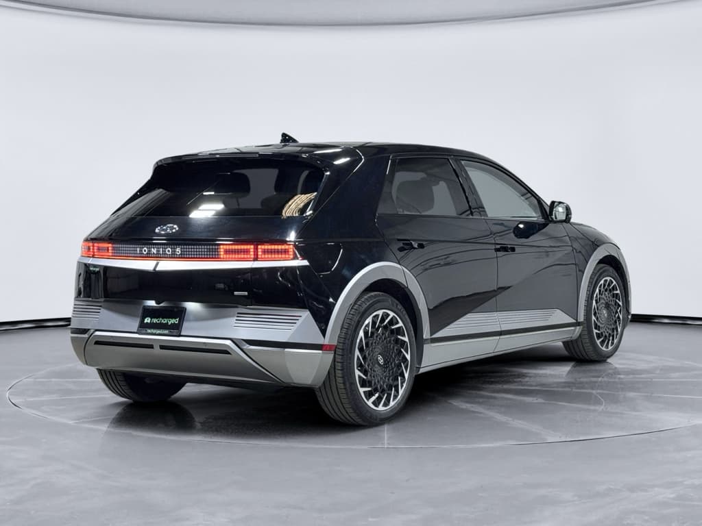 2024 Hyundai IONIQ 5 view 3