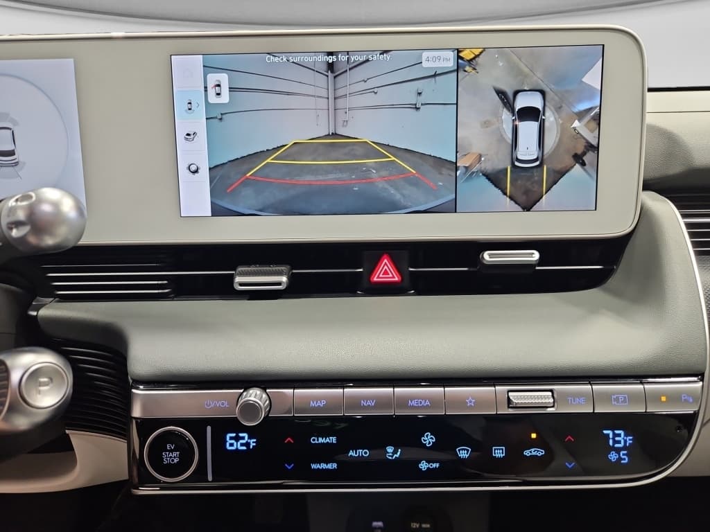 2024 Hyundai IONIQ 5 view 5