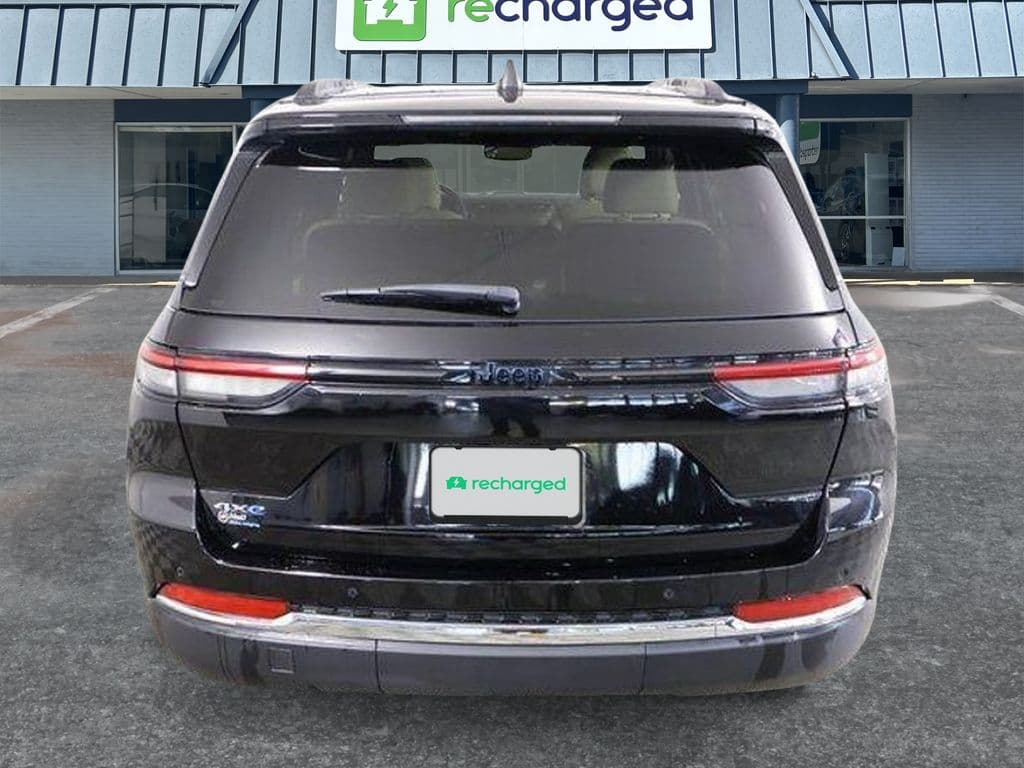 2022 Jeep Grand Cherokee 4xe view 3