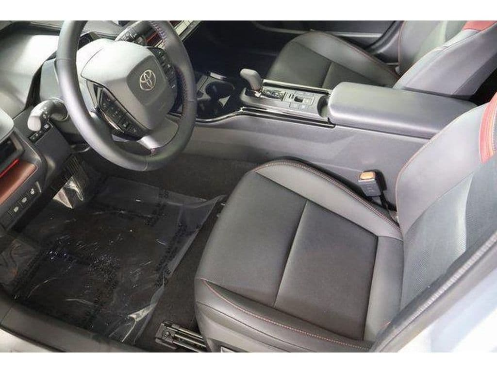 2025 Toyota Prius Prime view 20