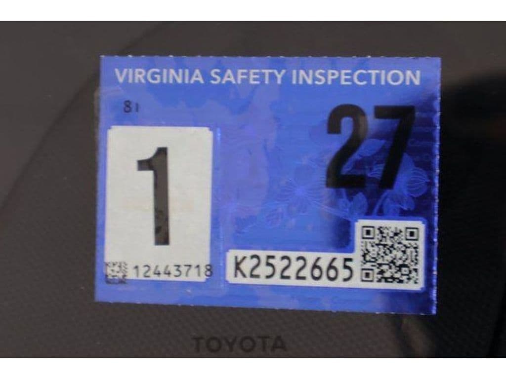 2025 Toyota Prius Prime view 32