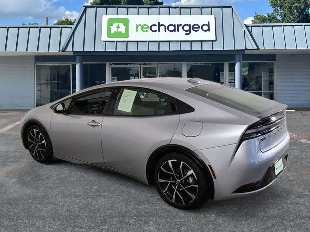 2025 Toyota Prius Prime view 2