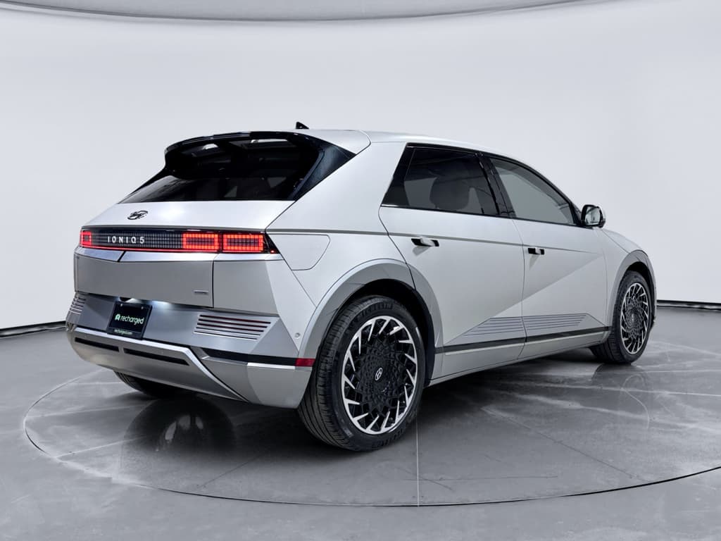 2024 Hyundai IONIQ 5 view 3