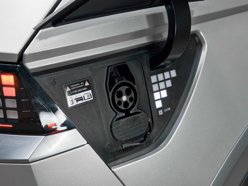 2024 Hyundai IONIQ 5 view 5