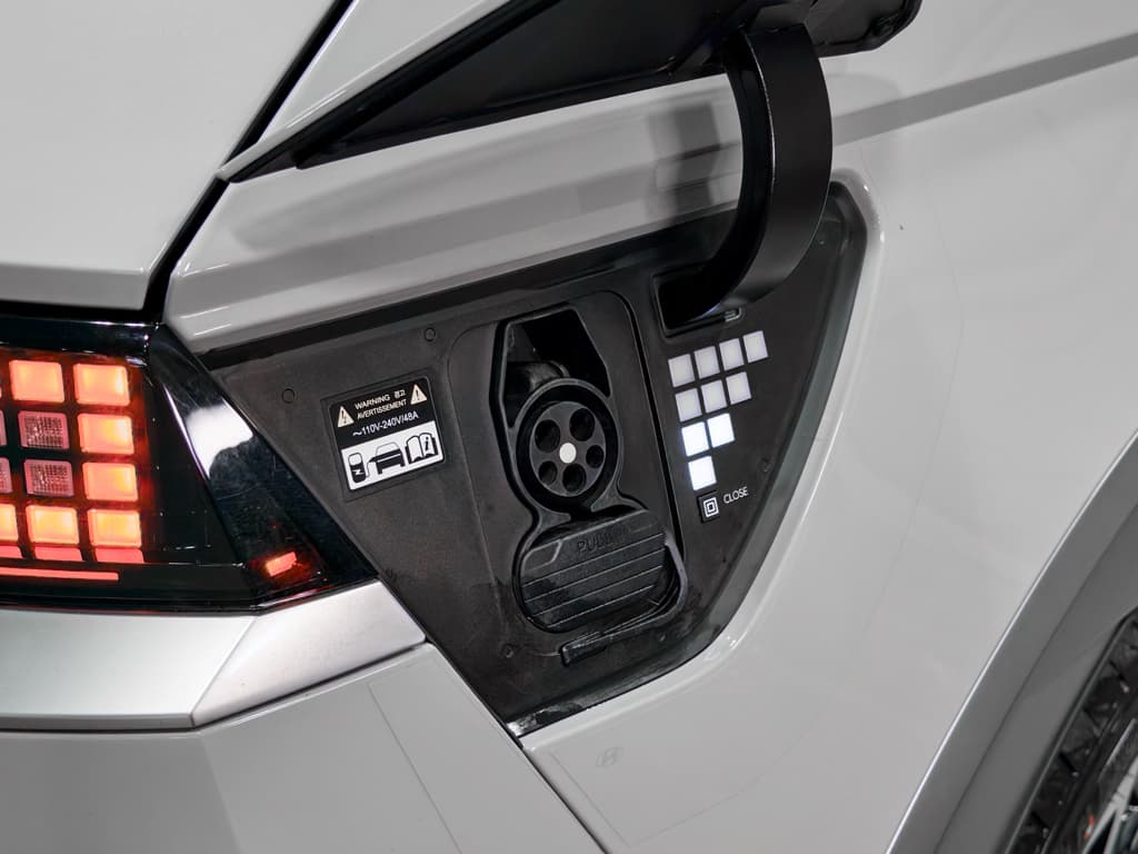 2024 Hyundai IONIQ 5 view 5