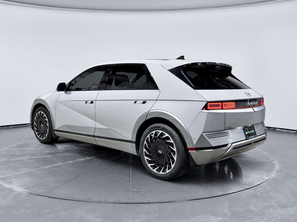 2024 Hyundai IONIQ 5 view 2