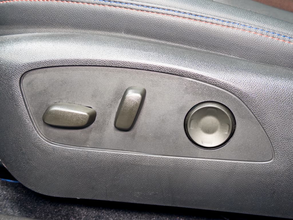 2024 Chevrolet Equinox EV view 7