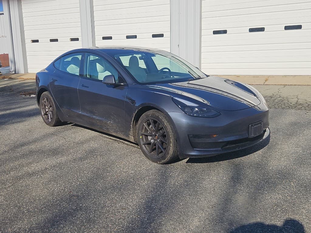 2022 Tesla Model 3 view 4