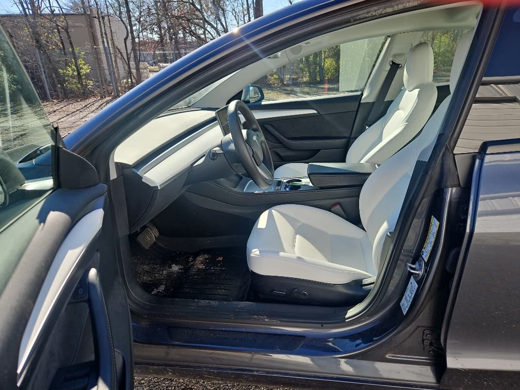 2022 Tesla Model 3 view 5