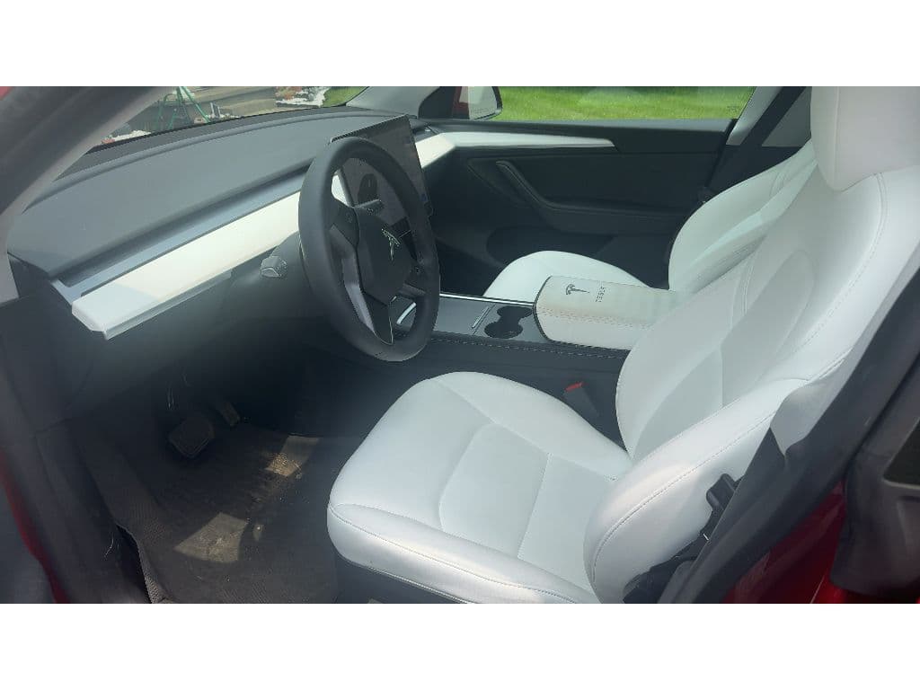 2024 Tesla Model Y view 5