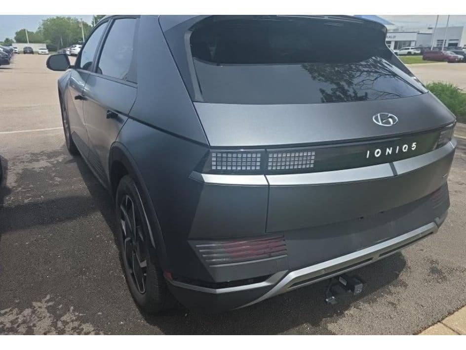 2024 Hyundai IONIQ 5 view 4