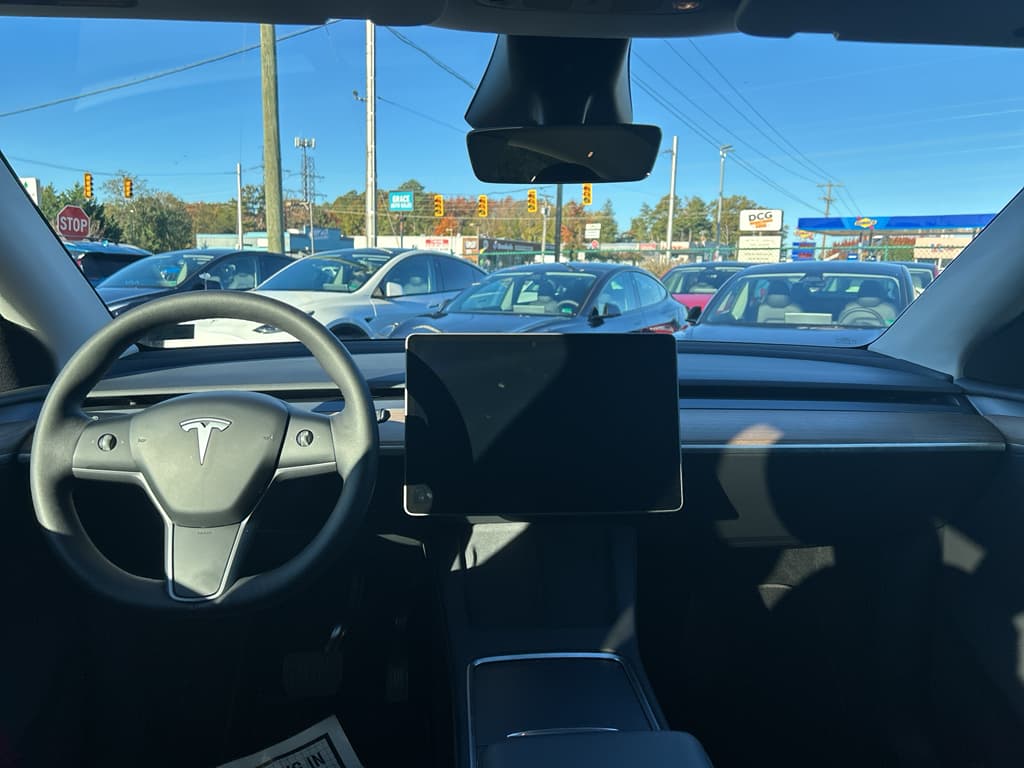 2024 Tesla Model Y view 14