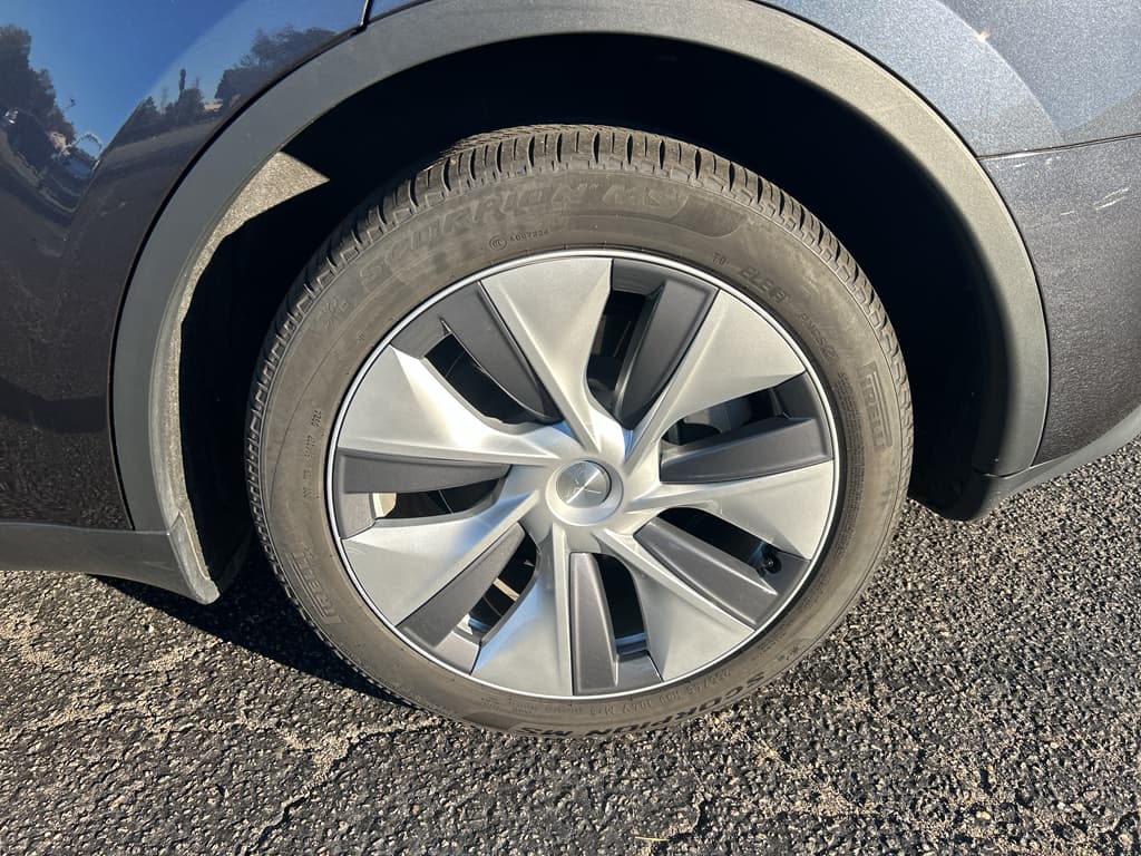 2024 Tesla Model Y view 26