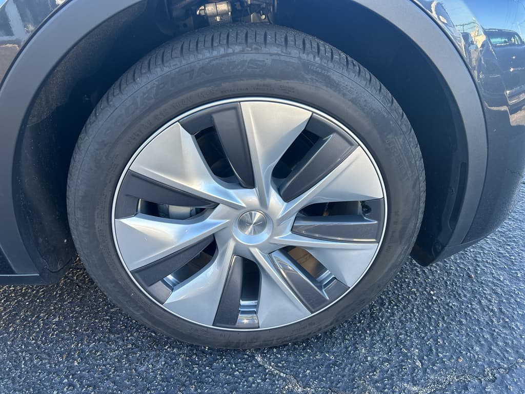 2024 Tesla Model Y view 30