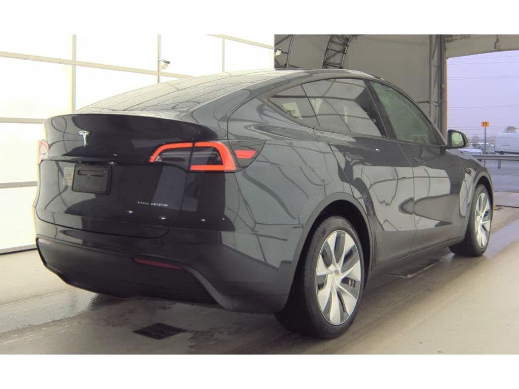 2024 Tesla Model Y view 3