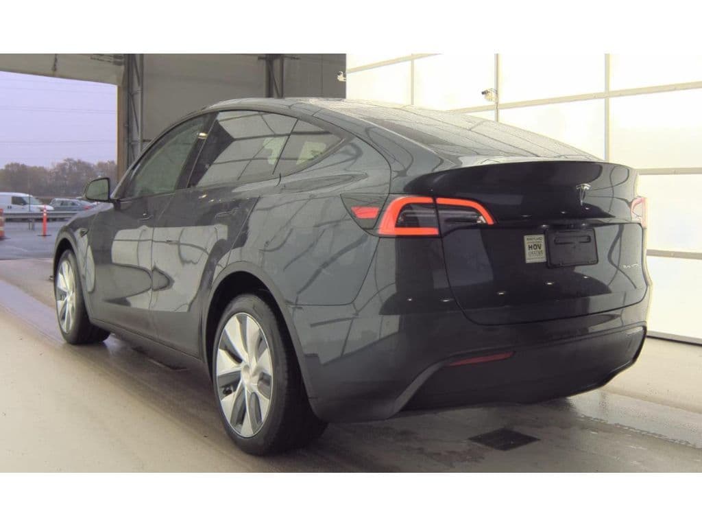2024 Tesla Model Y view 4