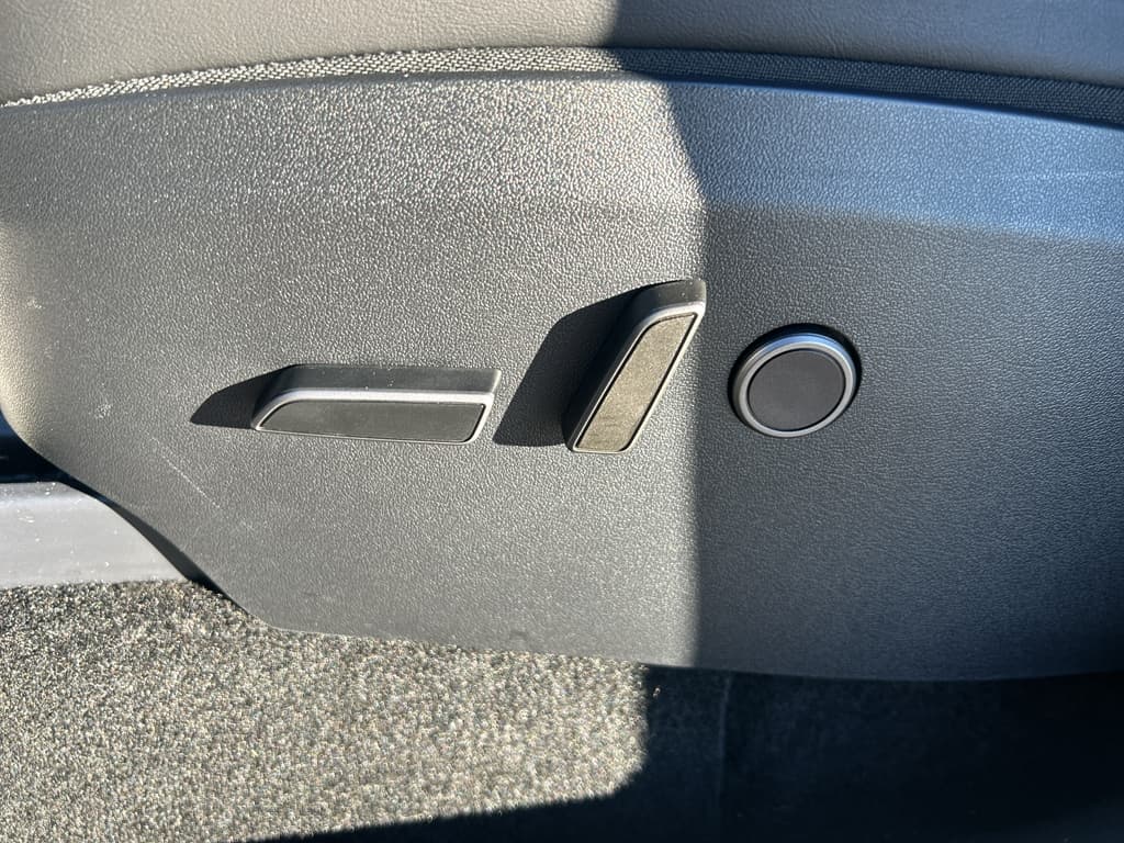 2024 Tesla Model Y view 7