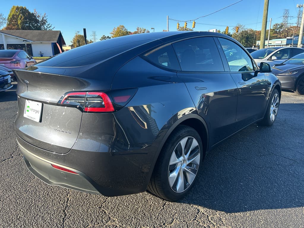 2024 Tesla Model Y view 3