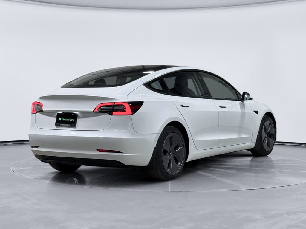 2022 Tesla Model 3 view 3