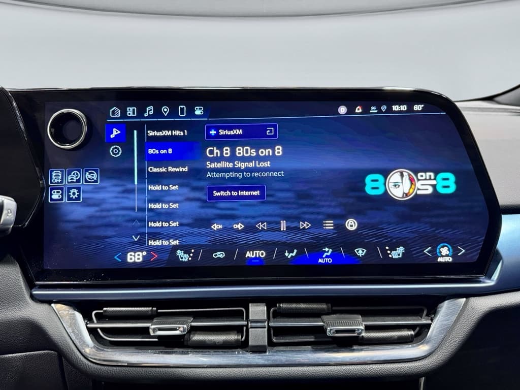 2025 Chevrolet Equinox EV view 12