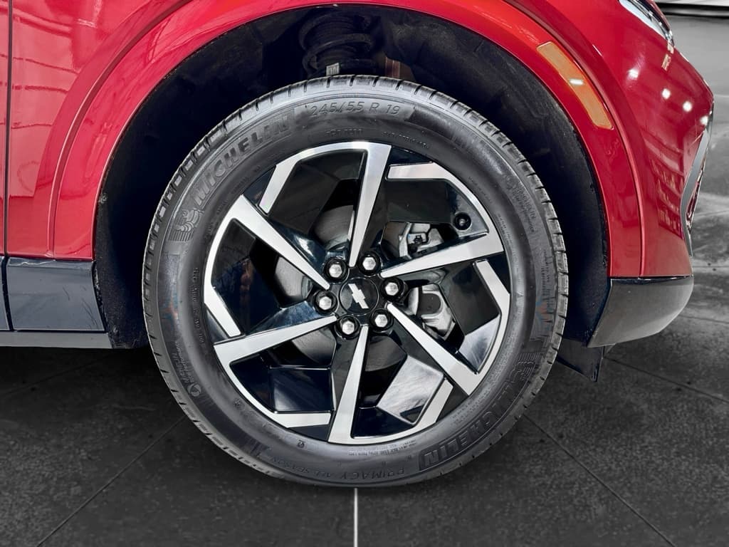 2025 Chevrolet Equinox EV view 33