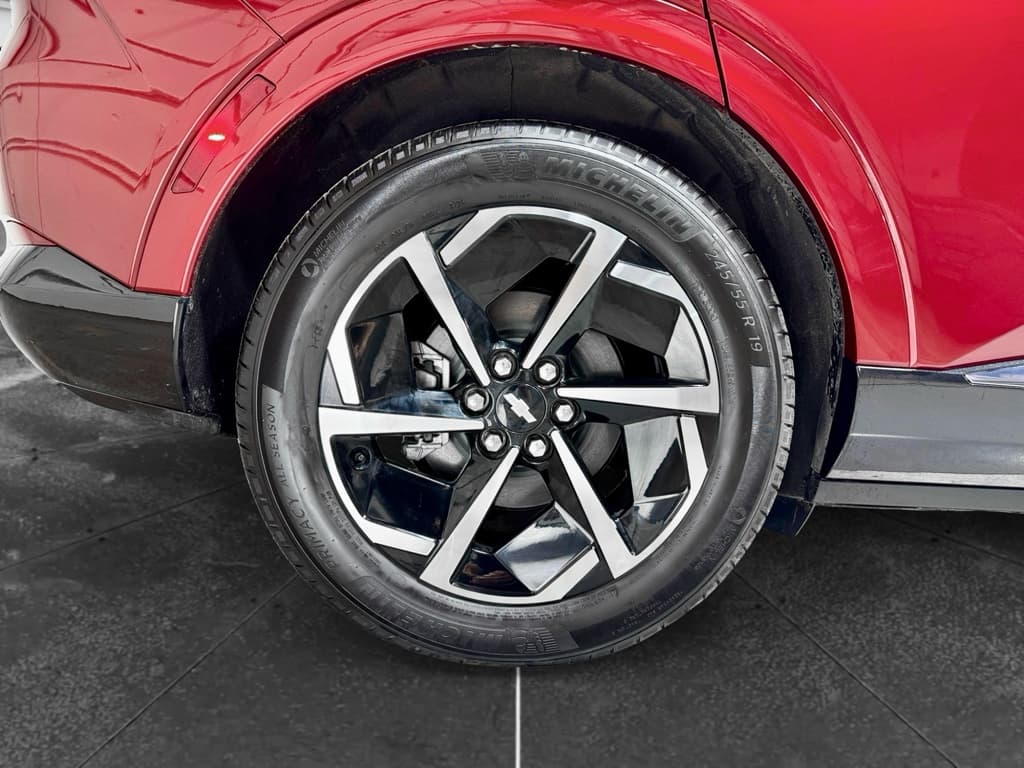 2025 Chevrolet Equinox EV view 35